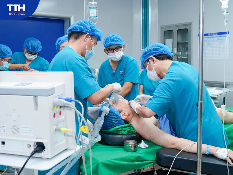 Ca phẫu thuật bệnh nhân thay khớp háng