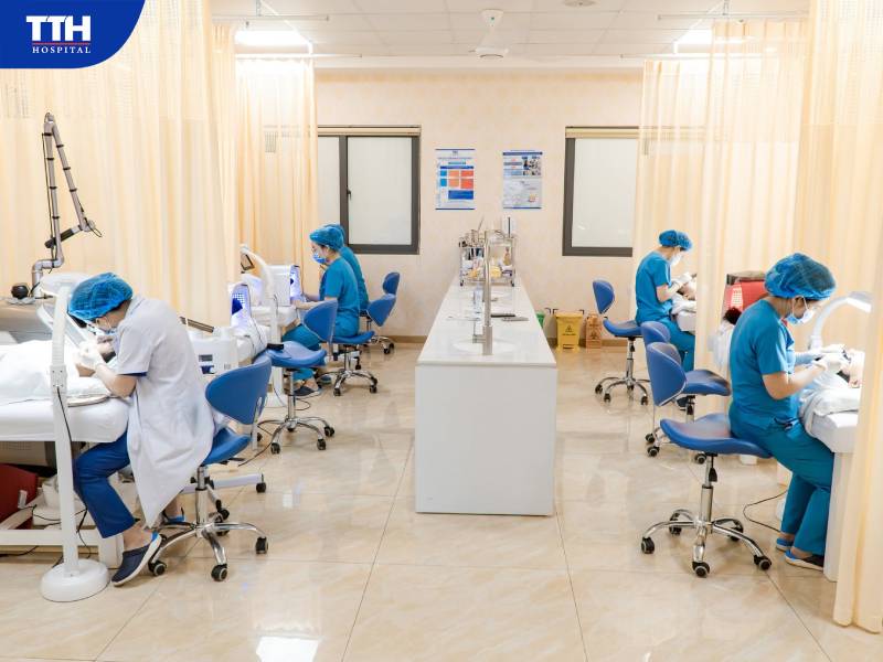 Chăm sóc da an toàn cùng Khoa Da liễu - Bệnh viện Đa khoa TTH Quảng Bình