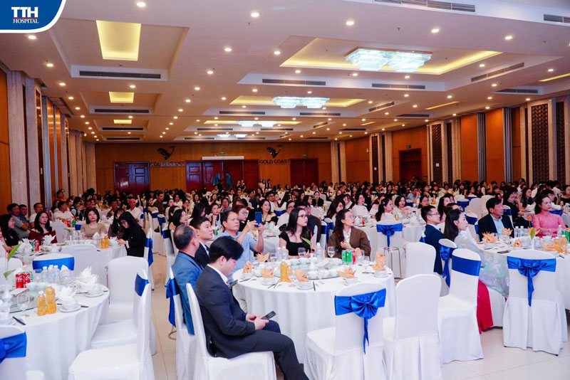 CHƯƠNG TRÌNH ẤM ÁP VÀ ĐẦY CẢM XÚC