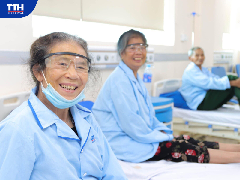 Điều trị đục thủy tinh thể bằng phẫu thuật Phaco tại Bệnh viện Đa khoa TTH Quảng Bình