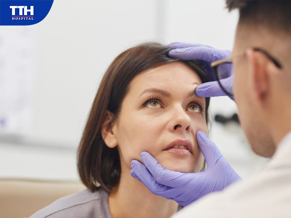 Điều trị quặm mi bằng cách nào?