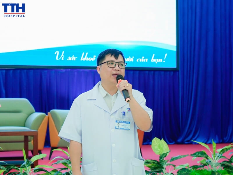 Gặp gỡ và lắng nghe chia sẽ hữu ích của đội ngũ bác sĩ giàu kinh nghiệm trong ngành Sản