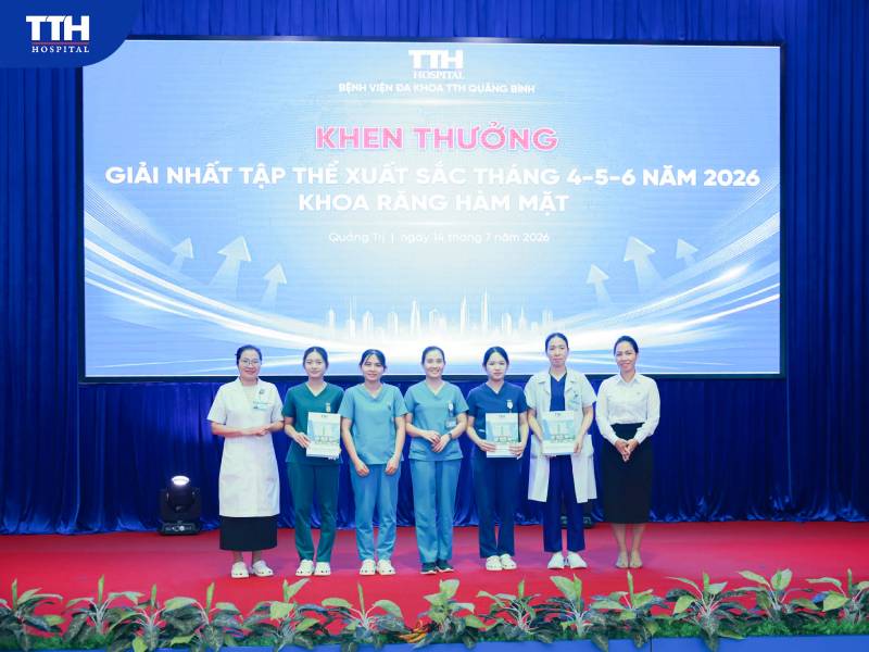Lễ vinh danh và khen thưởng các khoa, phòng