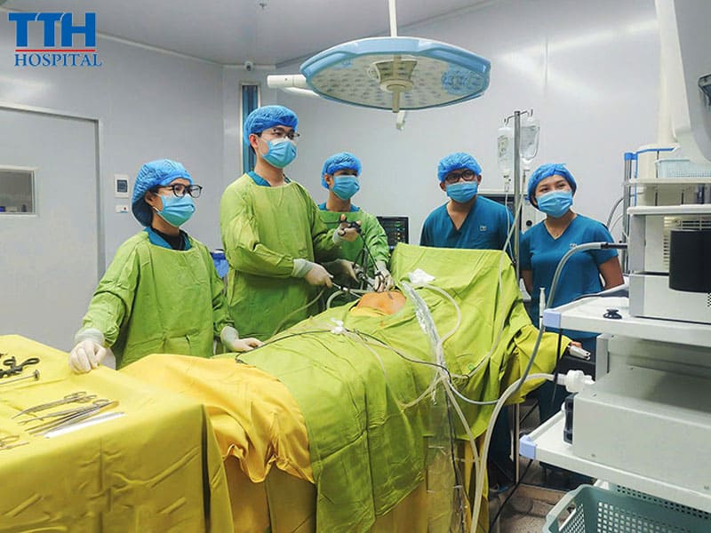  Phẫu thuật nội soi đảo ngược – Thử thách kỹ thuật và chuyên môn