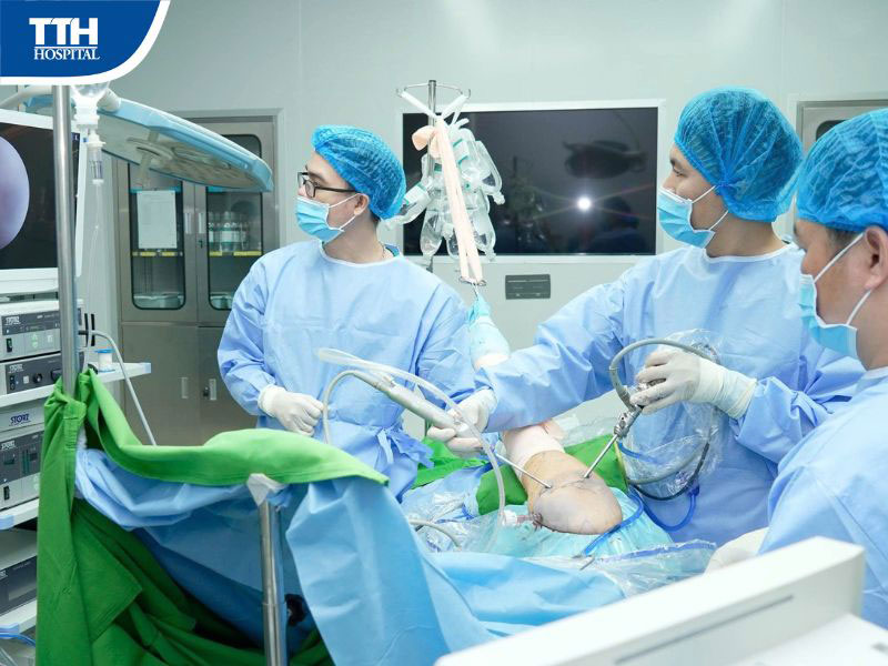 Phẫu thuật nội soi nối gân chóp xoay - kỹ thuật hiện đại, ít xâm lấn