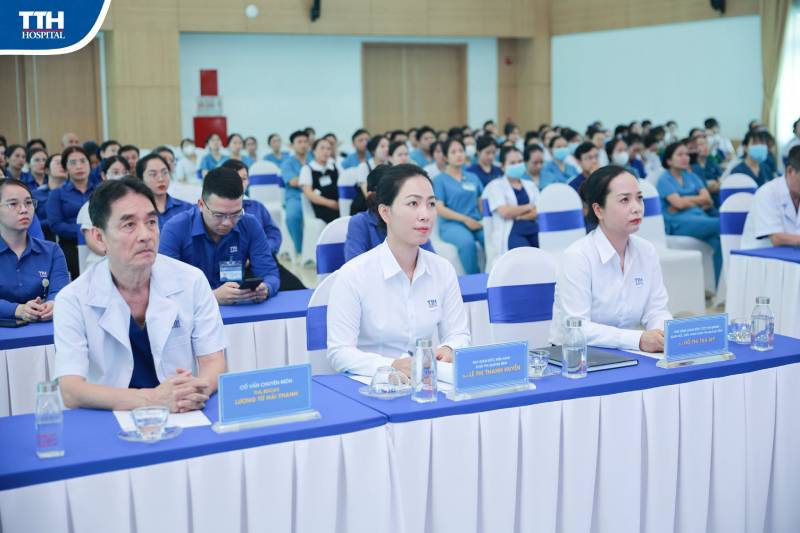 Thành phần tham gia hội nghị sơ kết hoạt động 06 tháng