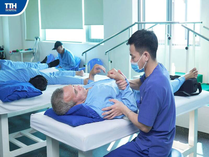 Ưu điểm vượt trội của phẫu thuật nội soi nối gân trên vai